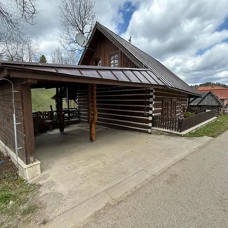 Drevenica Na Kraji Sveta